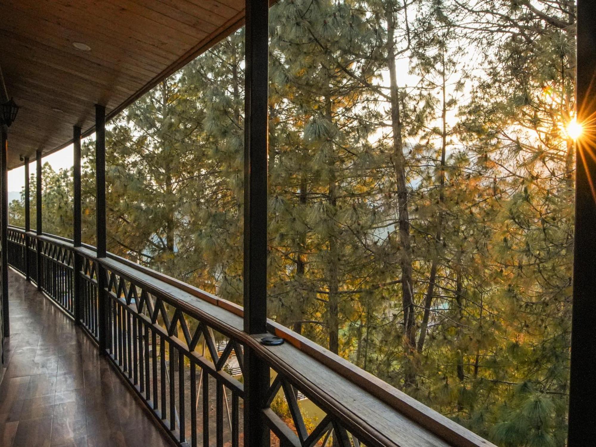 Thehimalayanliving Whistling Pines Hotel Mukteshwar Exterior photo